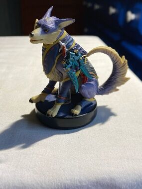 Purple Wolf Figurine Collectible - Electronics Other